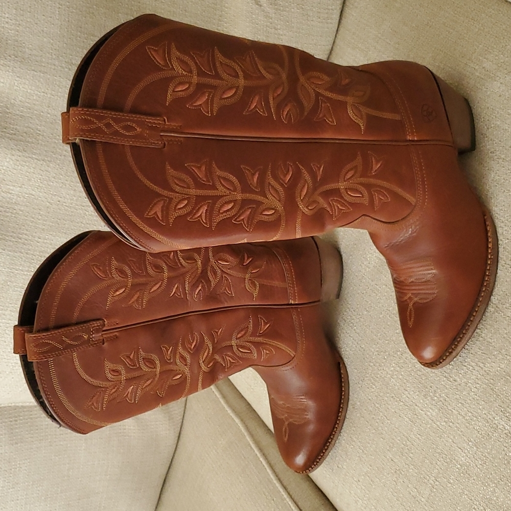 Brown Leather Ariat Cowboy Boots size 9